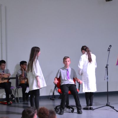 Year 6 Play (29)